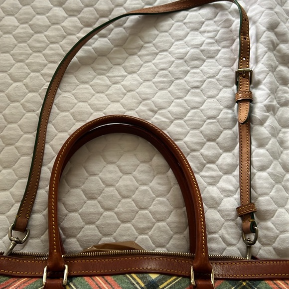 Dooney & Bourke large tartan plaid tote. H 10in, L 16in, W 5in - Picture 4 of 7